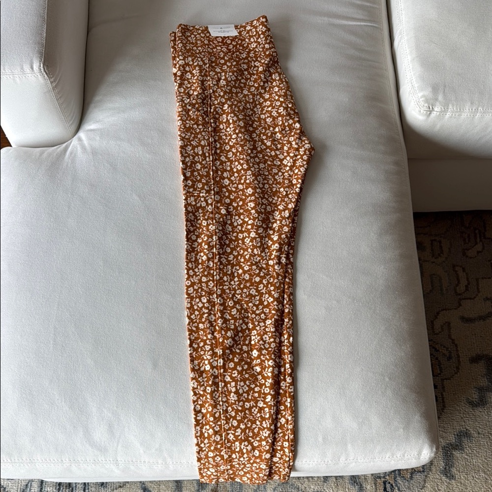 NWT Lou & Grey Floral Leggings Sz M